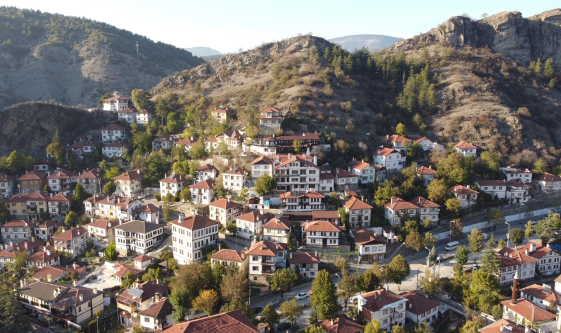 Osmanlı kasabasında sonbahar güzelliği