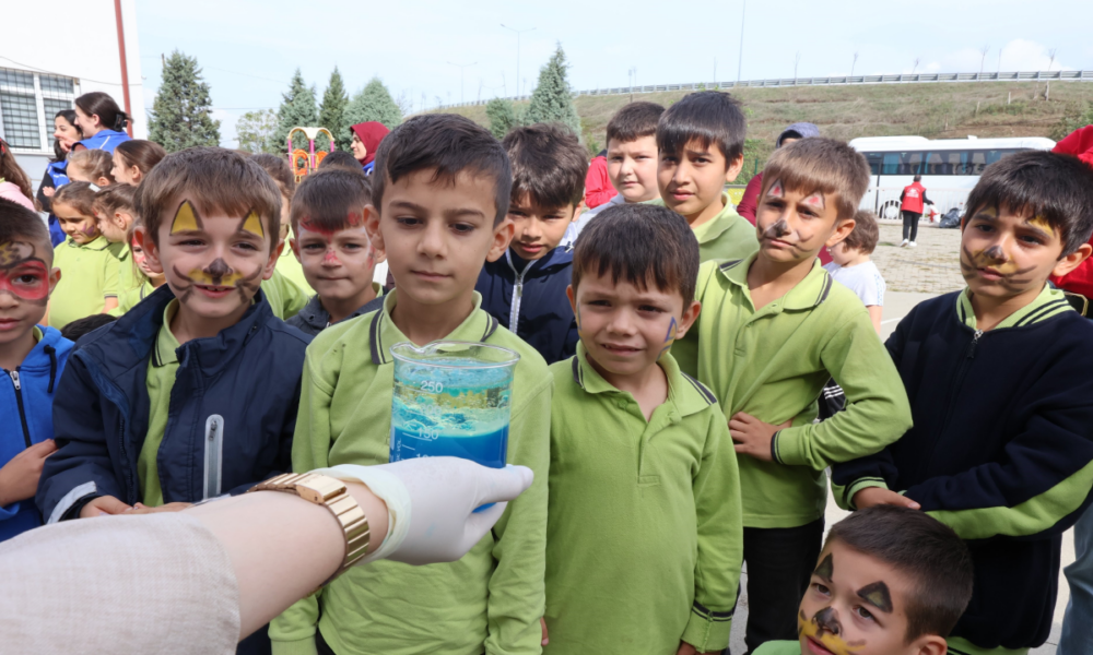 İlkokul öğrencileri bilim etkinliği yaptı