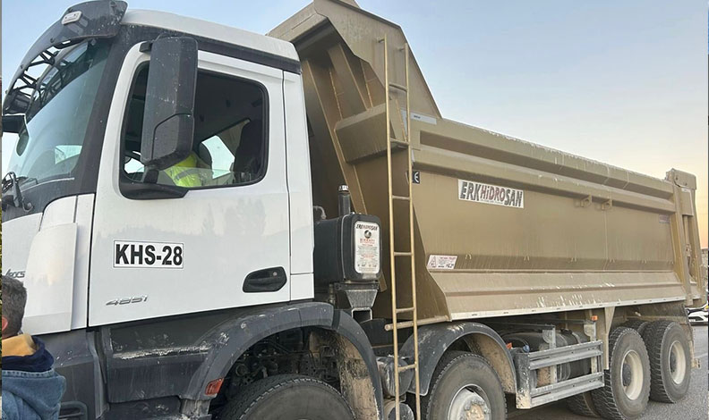 Hem ehliyeti olmayan hem de sahte plakayla trafiğe çıkan sürücüye ceeza yağdı
