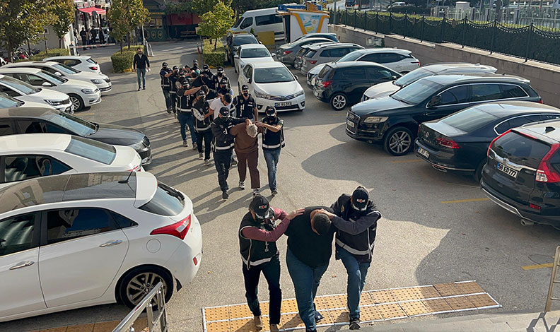 Silah ticareti yaptığı belirlenen 7 şüpheli adliyeye sevk edildi