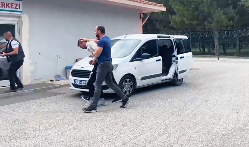 Kütahya’da hakkında 33 yıl hapis cezası ile aranan şahıs yakalandı