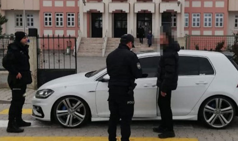 14 ekip 55 personelle Erzincan Emniyeti çocuk ve gençler için sahada