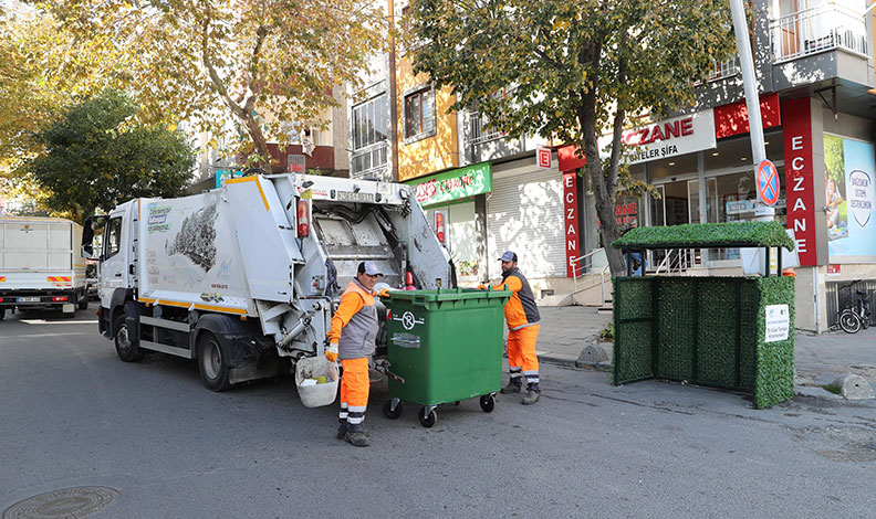 Sultangazi’de “Çöpler Konteynere” uygulaması başlatıldı