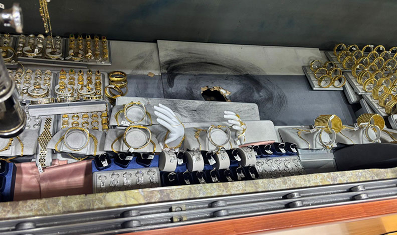 Bodrum katından duvar delerek girdiği kuyumcudan 10 kilogram altın çaldı