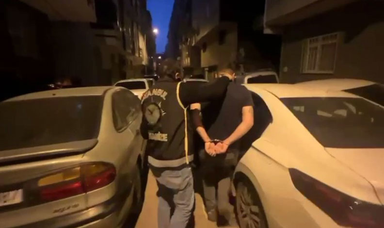 Fenerbahçeli taraftar grubu üyelerinin, bir kişiyi darp ettiği görüntüler ortaya çıktı