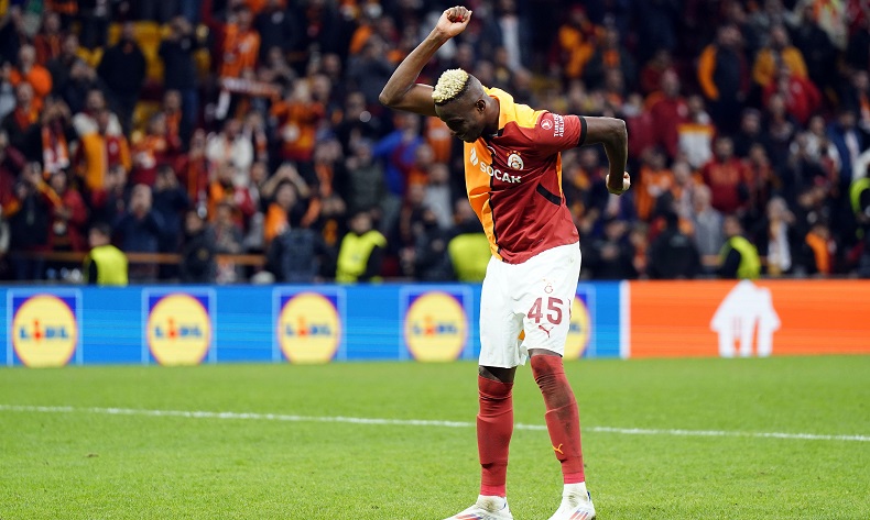 Maç sonu 3’lü Victor Osimhen’den