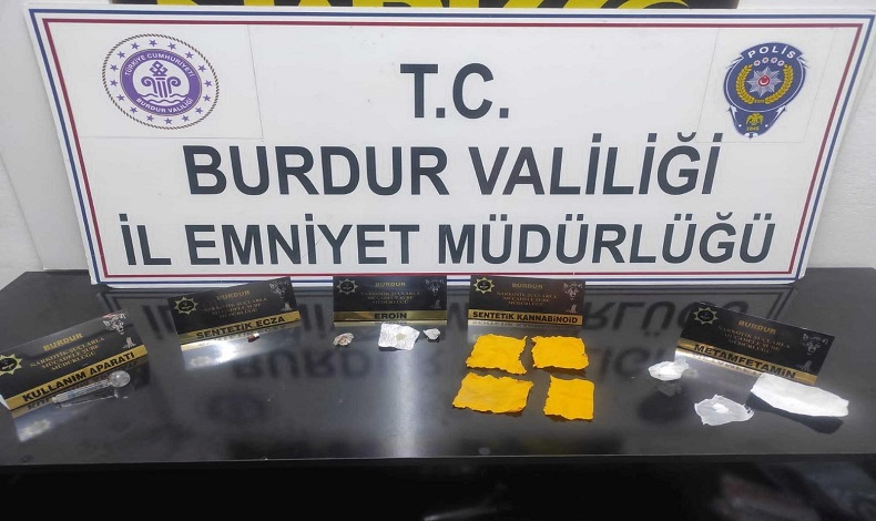 Araçta ele geçirilen uyuşturucuya 2 tutuklama