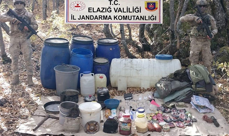 Elazığ’da teröristlere ait 2 sığınak imha edildi