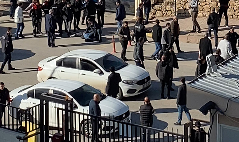 Elazığ Adliyesi önünde kavga: 3 yaralı