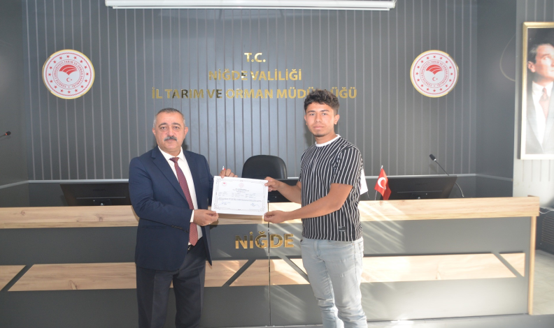 Kursu başarı ile tamamlayanlar sertifikalarını aldı