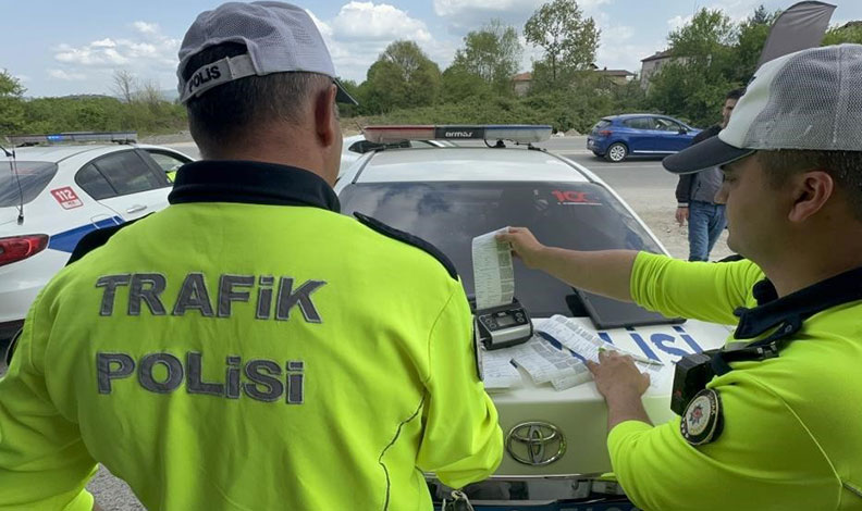 140 araç trafikten men edildi 35 sürücüye alkolden işlem yapıldı
