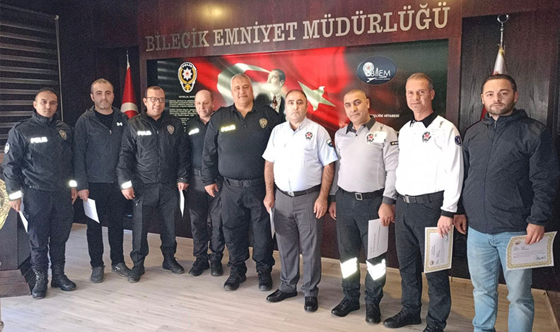 Bilecik’te başarılı polis ve özel güvenlik görevlerine ‘Başarı Belgesi’ verildi