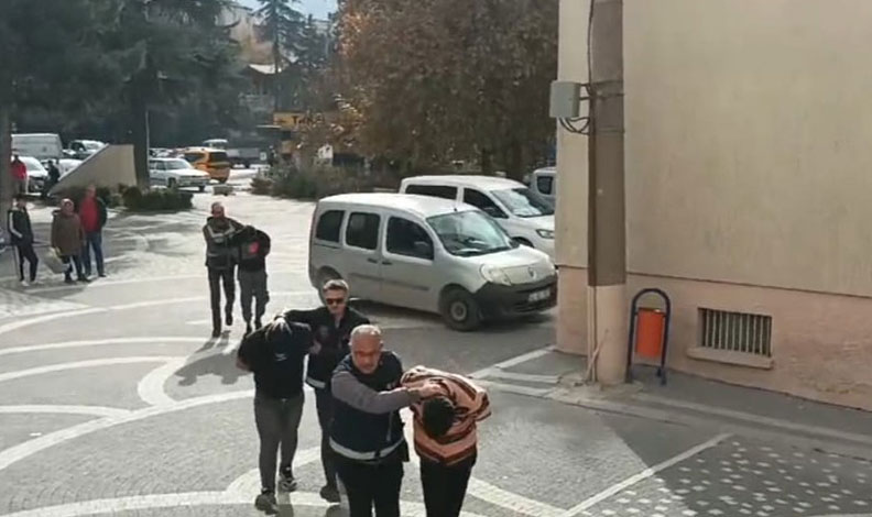 Polisten kaçan şahıslarda uyuşturucu yakalandı: 3 tutuklu